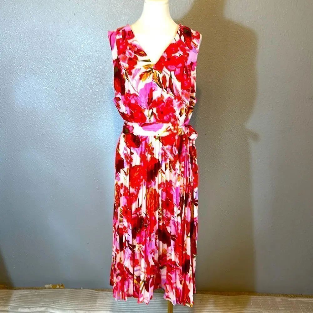 Lane Bryant women’s floral pleated V-neck fit and flare midi dress size 20